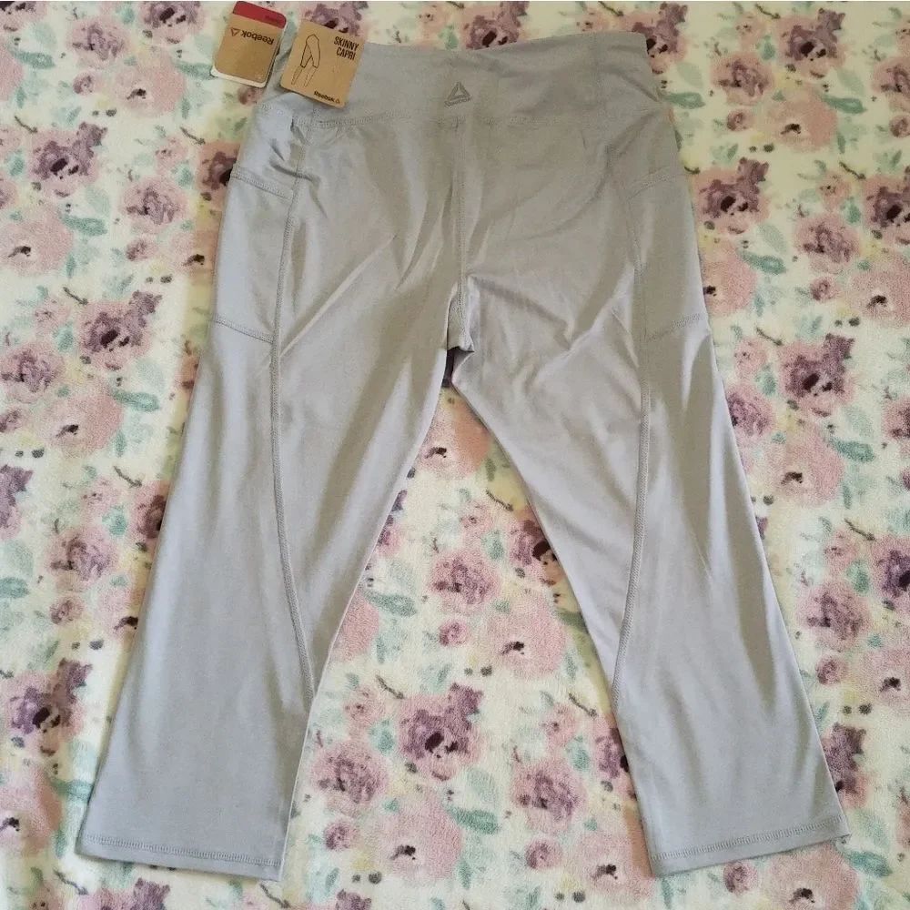 Reebok Skinny Capri Training🏃 Leggings - Size M - Picture 2 of 12